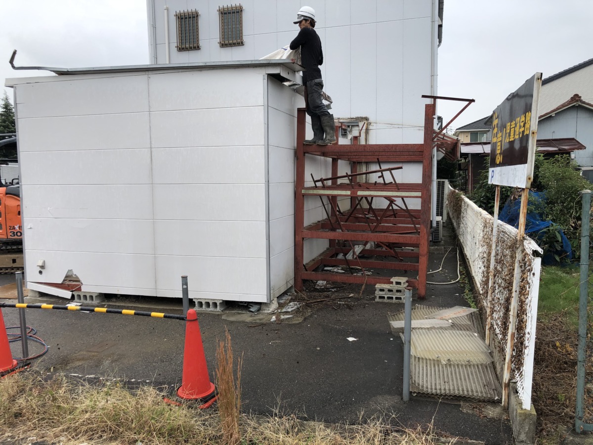 春日井店の解体工事_側面から